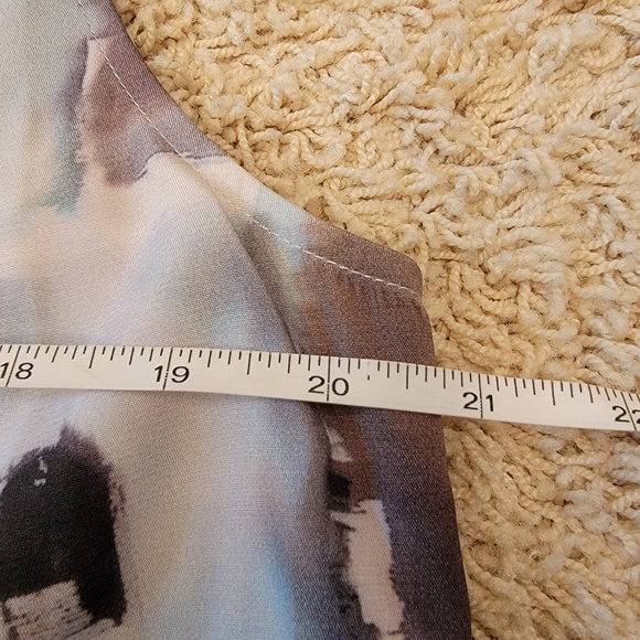 St. John Silk V Neck Blouse Geometric Square Print Pewter Multi Size 12 NWT - Picture 9 of 12